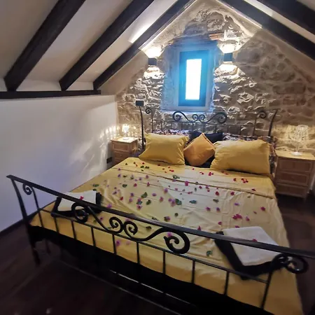 펜션 Celista Stone House Kaštela