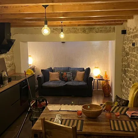 펜션 Celista Stone House Kaštela