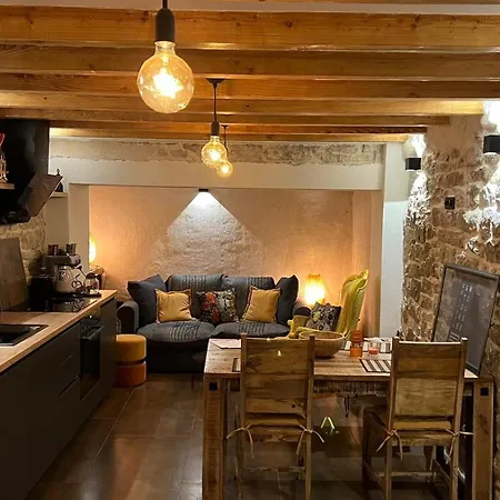 펜션 Celista Stone House Kaštela